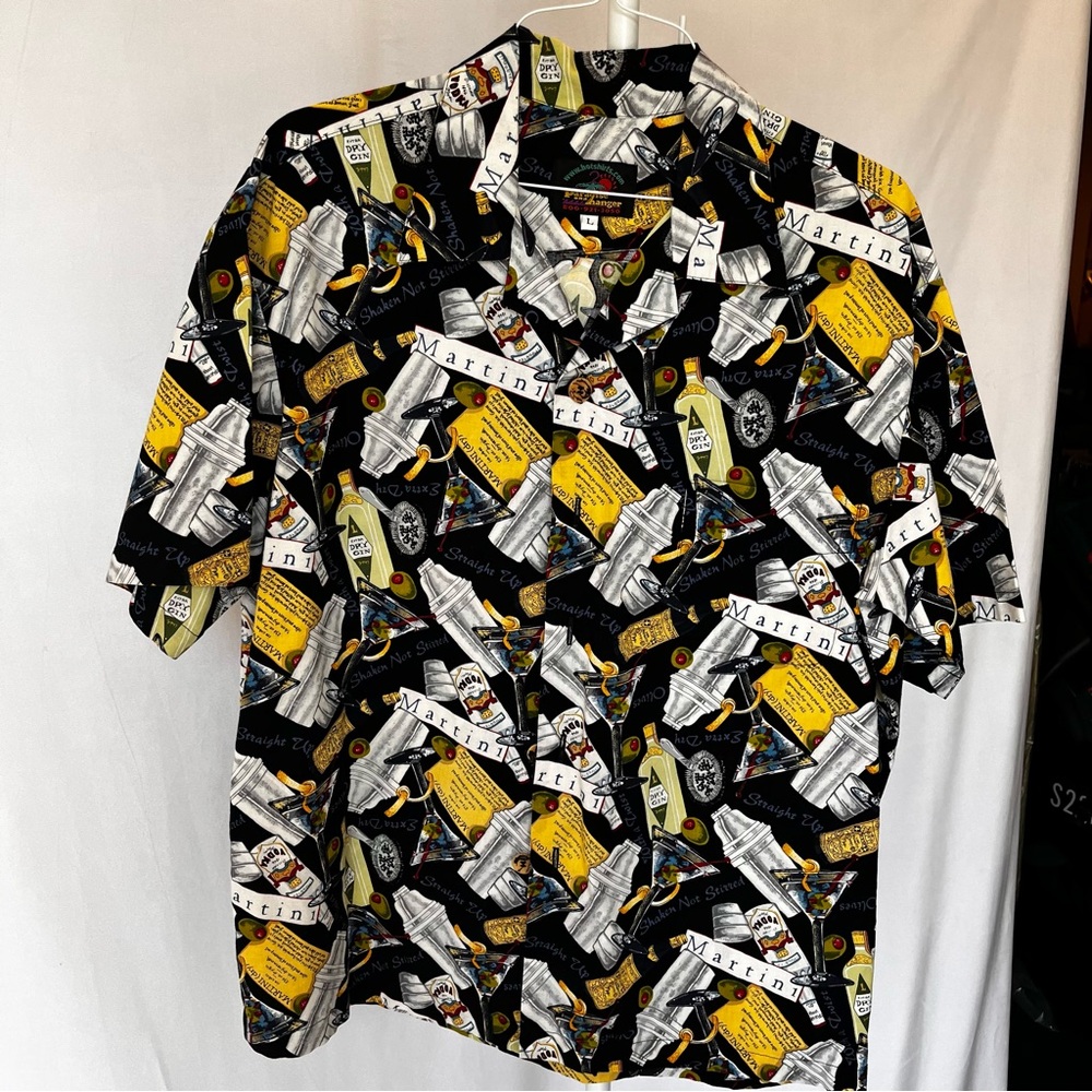 Vintage Paradise on a Hanger Men’s Large Martini, Shaker, Gin Bottle Print Shirt